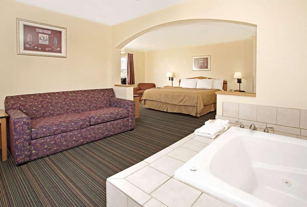 Days Inn & Suites By Wyndham Касл-Рок Номер фото