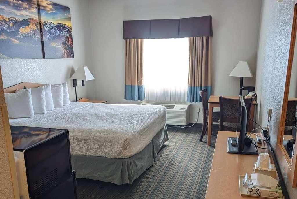 Days Inn & Suites By Wyndham Касл-Рок Номер фото
