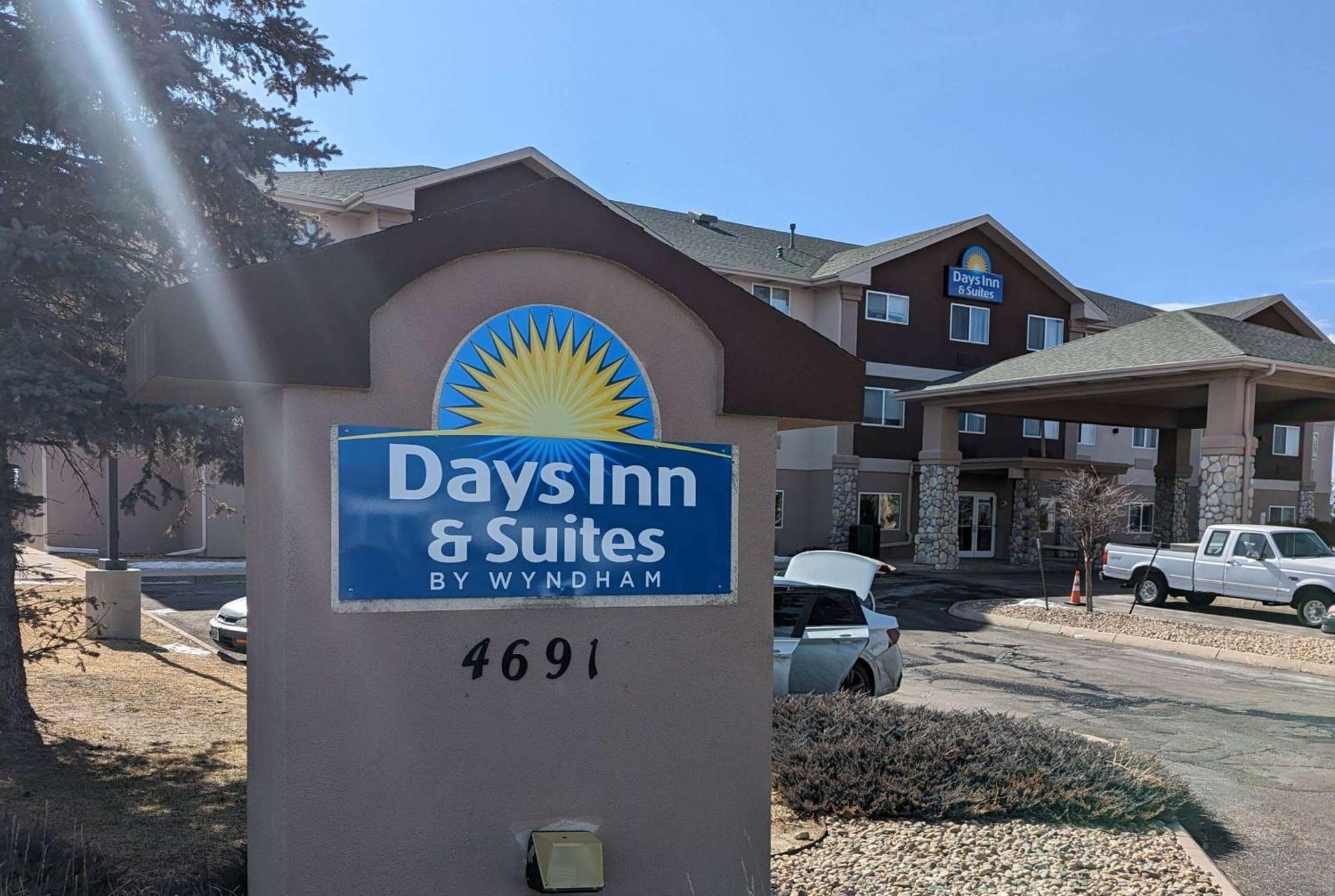 Days Inn & Suites By Wyndham Касл-Рок Экстерьер фото