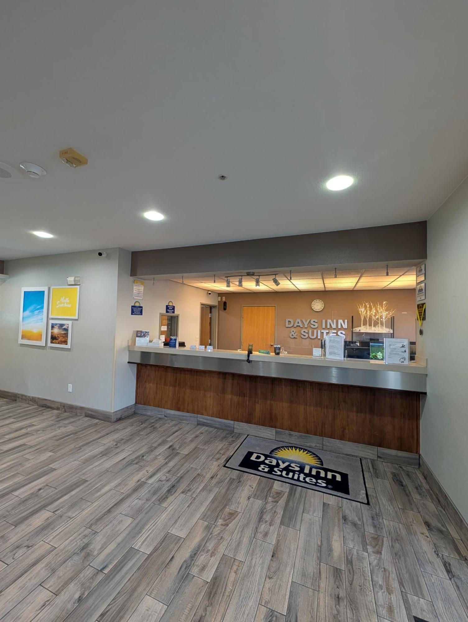 Days Inn & Suites By Wyndham Касл-Рок Экстерьер фото
