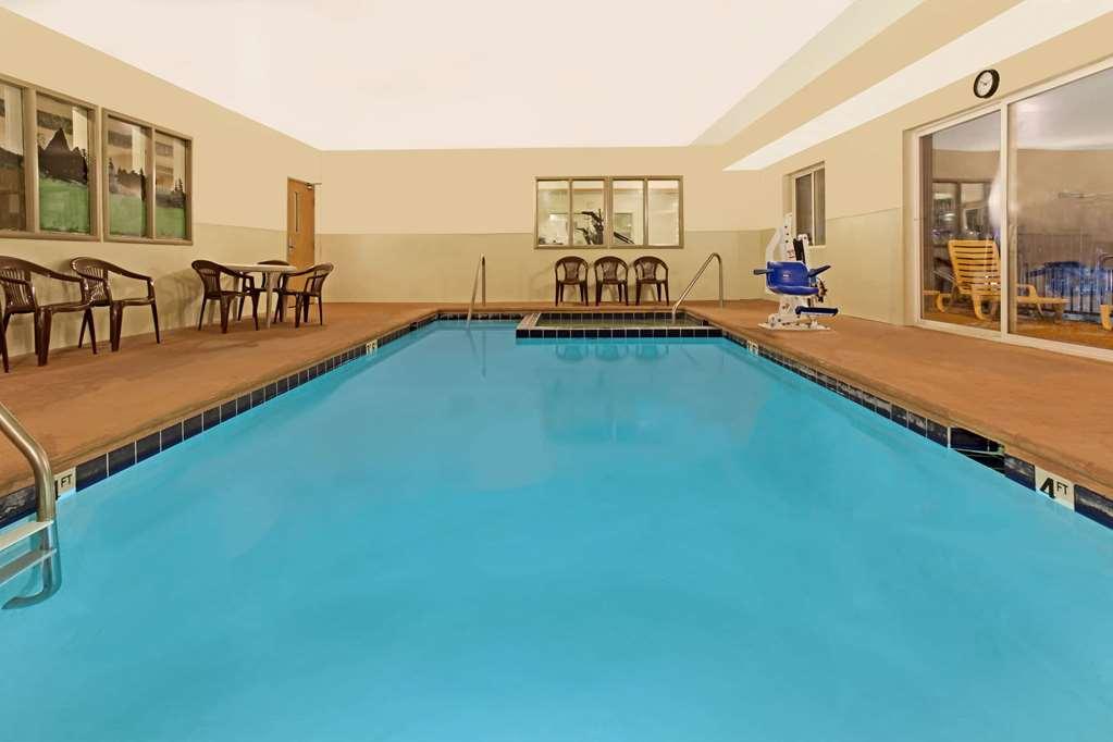Days Inn & Suites By Wyndham Касл-Рок Удобства фото