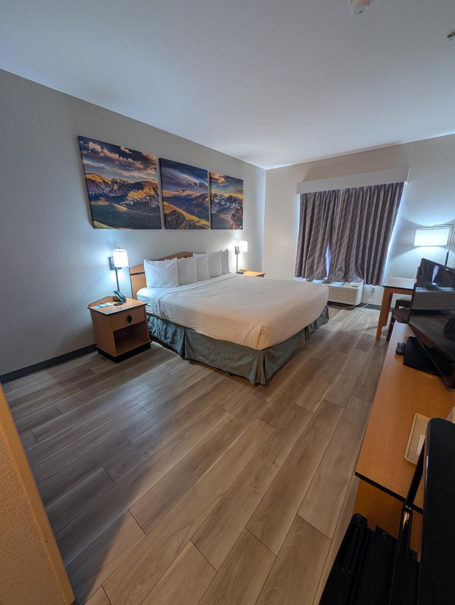 Days Inn & Suites By Wyndham Касл-Рок Экстерьер фото