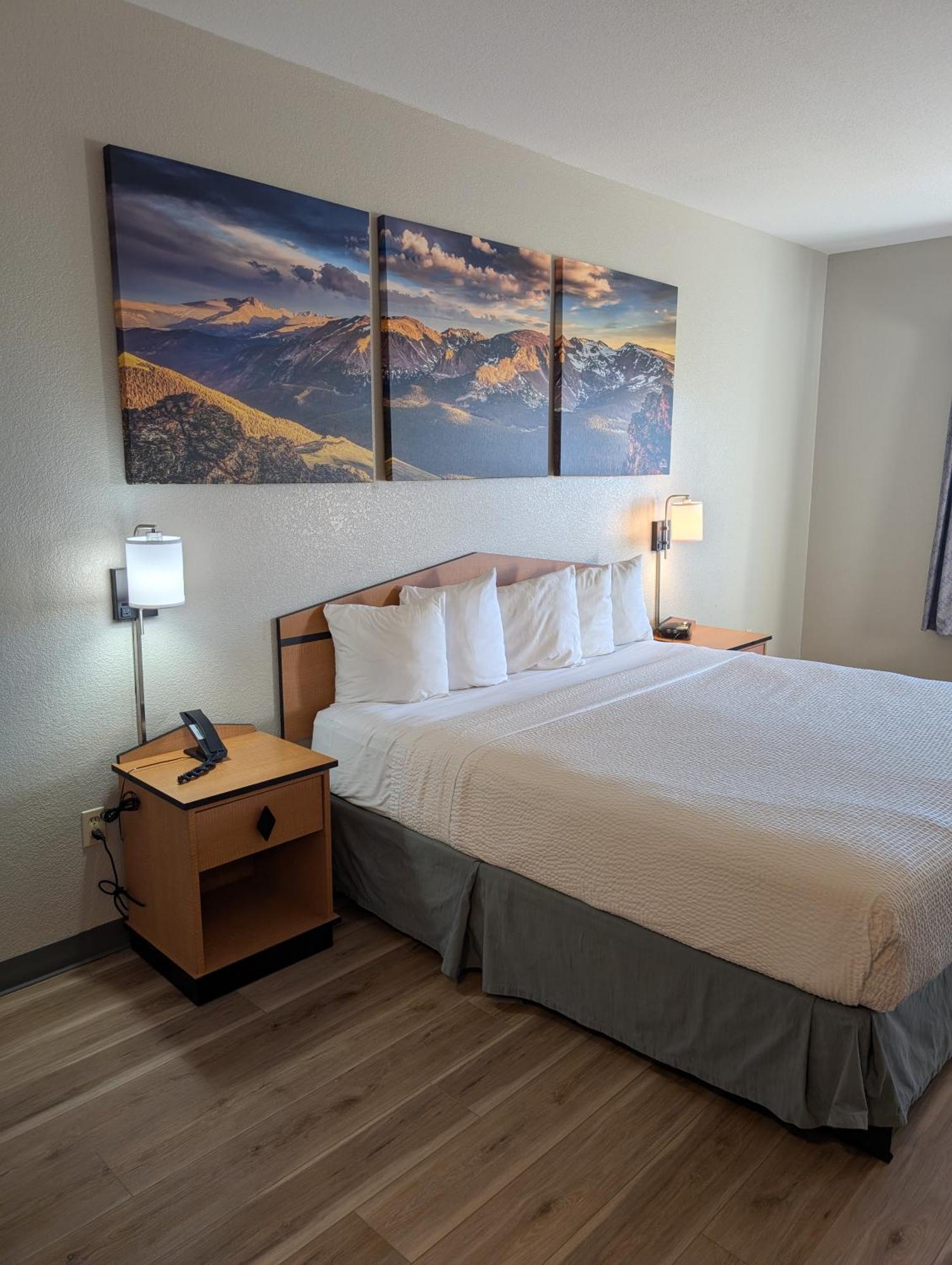 Days Inn & Suites By Wyndham Касл-Рок Экстерьер фото